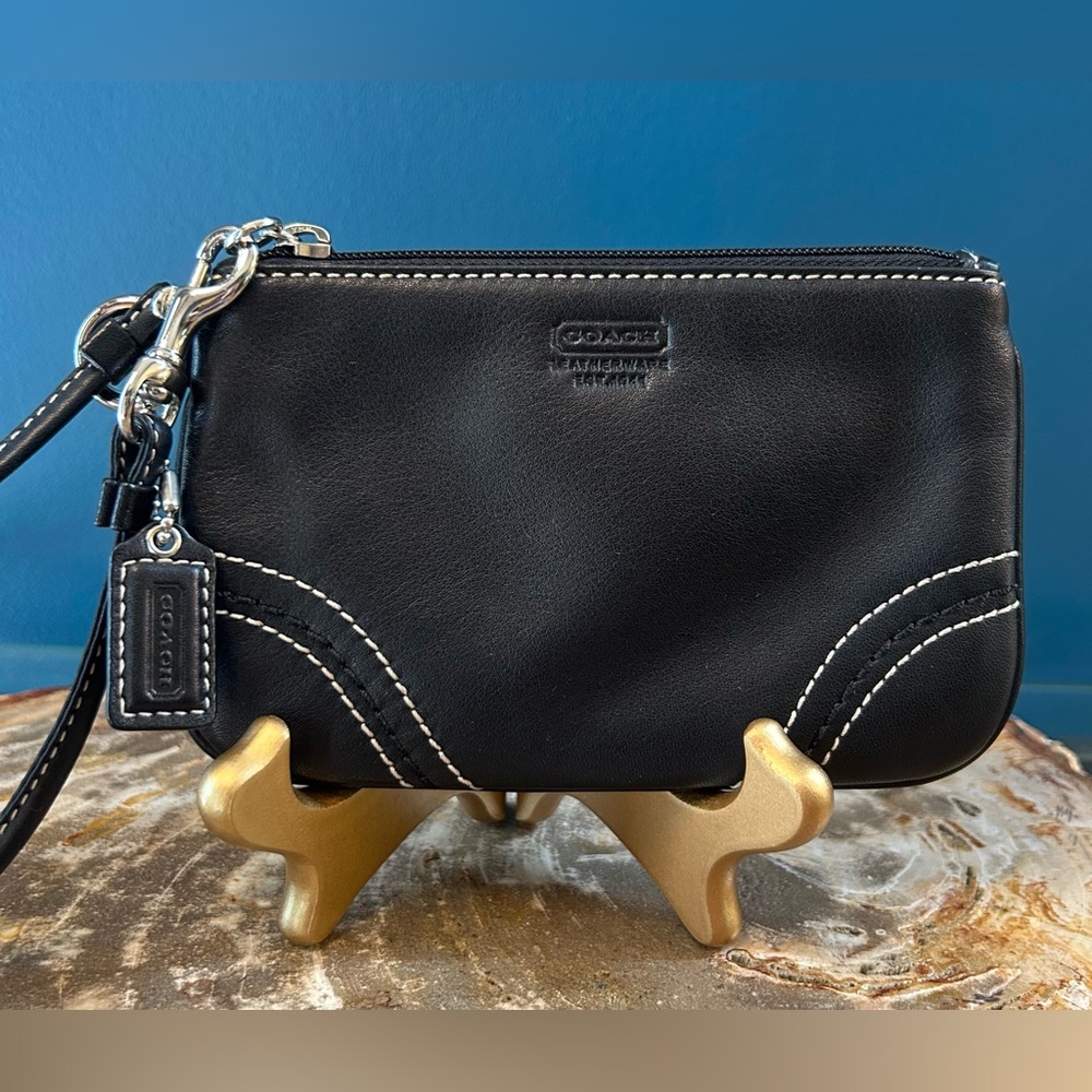 Vintage COACH Soft Pebble Leather Collection Small Black Wristlet EUC - Picture 4 of 16
